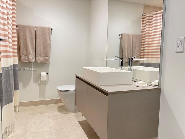 1000 Brickell Plaza 3807, Miami, FL 33131