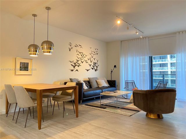 1000 Brickell Plaza 3807, Miami, FL 33131