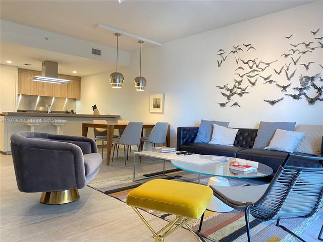 1000 Brickell Plaza 3807, Miami, FL 33131