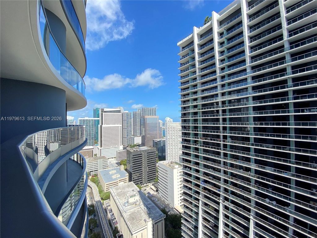 1000 Brickell Plaza 3807, Miami, FL 33131