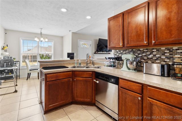 5925 Blue Sky Lane, Hope Mills, NC 28348