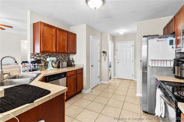 5925 Blue Sky Lane, Hope Mills, NC 28348