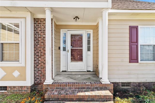 5925 Blue Sky Lane, Hope Mills, NC 28348