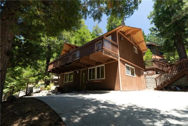 392 Pioneer, Lake Arrowhead, CA 92352