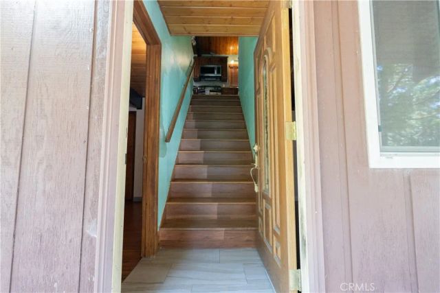 392 Pioneer, Lake Arrowhead, CA 92352