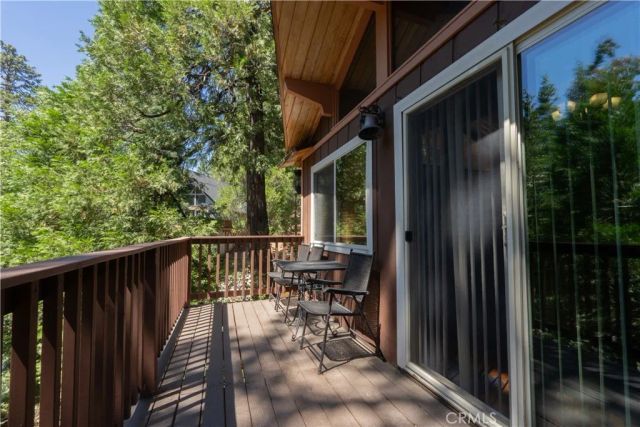 392 Pioneer, Lake Arrowhead, CA 92352