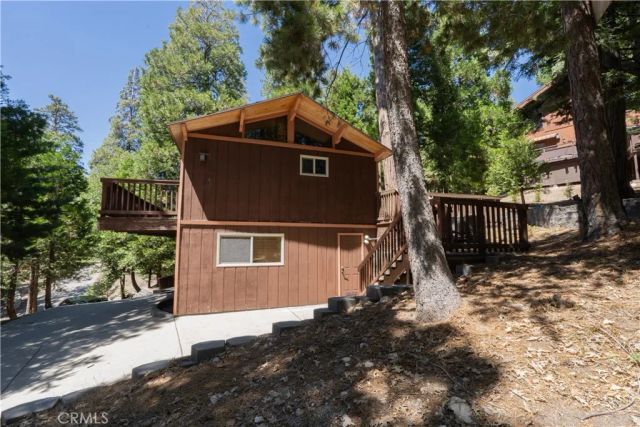 392 Pioneer, Lake Arrowhead, CA 92352