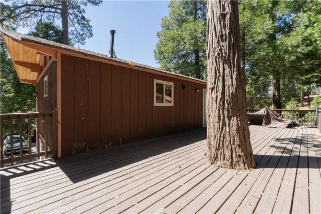 392 Pioneer, Lake Arrowhead, CA 92352