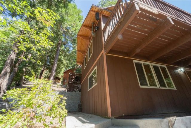 392 Pioneer, Lake Arrowhead, CA 92352
