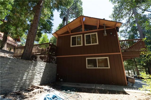 392 Pioneer, Lake Arrowhead, CA 92352