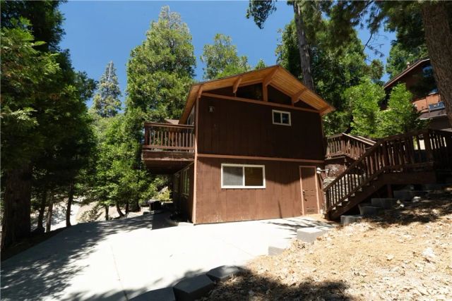 392 Pioneer, Lake Arrowhead, CA 92352