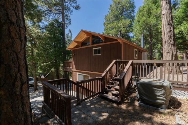 392 Pioneer, Lake Arrowhead, CA 92352