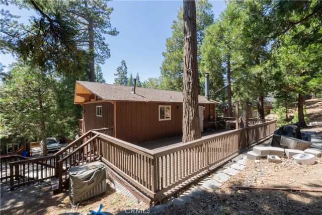 392 Pioneer, Lake Arrowhead, CA 92352