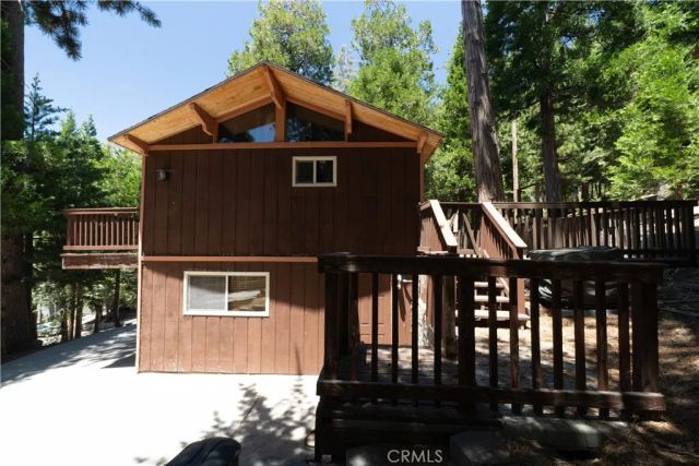 392 Pioneer, Lake Arrowhead, CA 92352