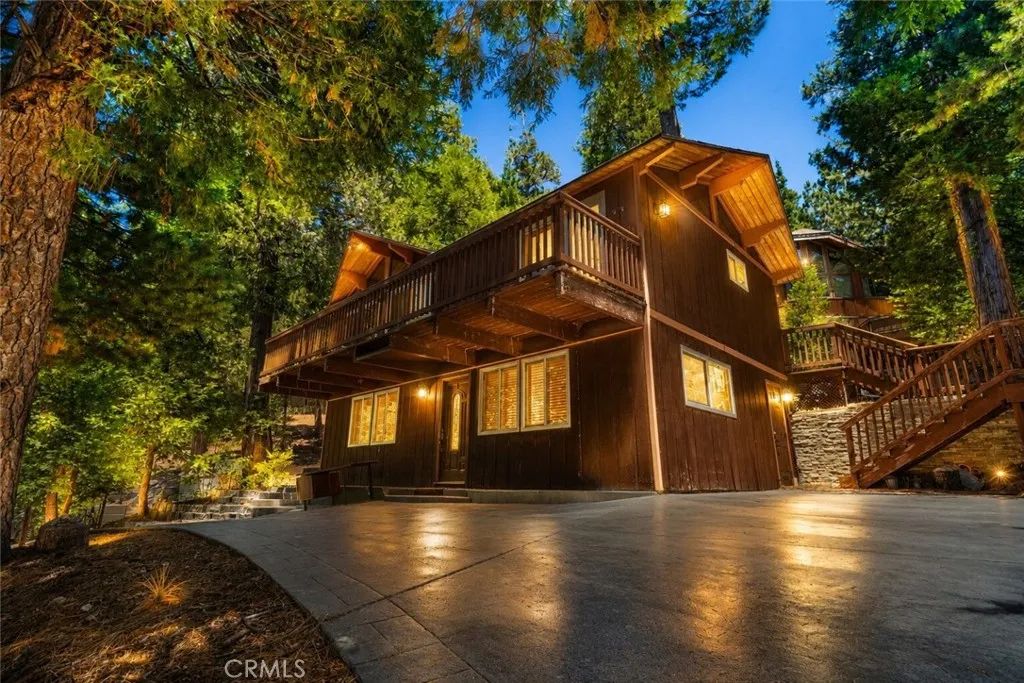 392 Pioneer, Lake Arrowhead, CA 92352