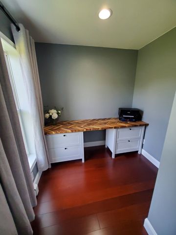 4 Bernards Way, Rochester, MA 02770