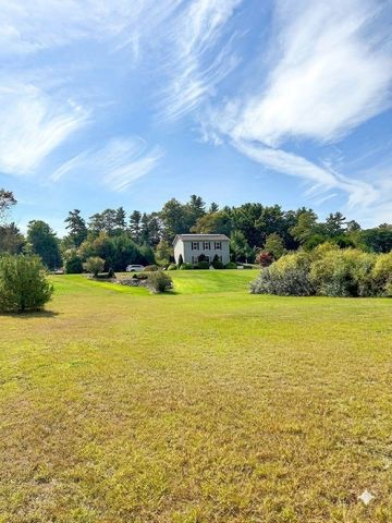 4 Bernards Way, Rochester, MA 02770