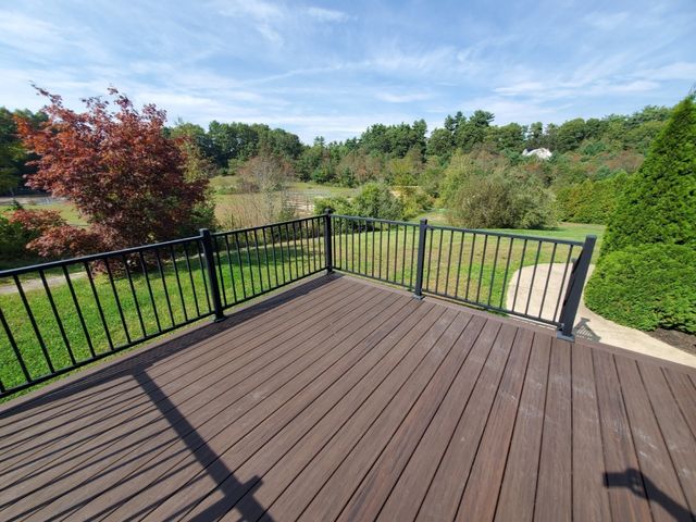 4 Bernards Way, Rochester, MA 02770