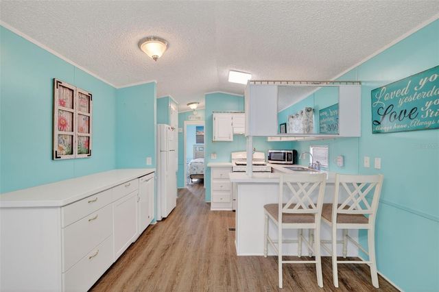 38237 ORIOLE WAY, Leesburg, FL 34788