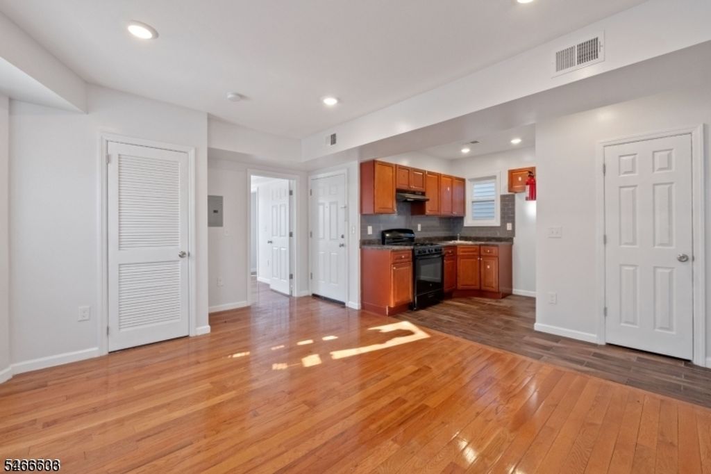 346 Sanford Ave, Newark City, NJ 07106 — photo 4
