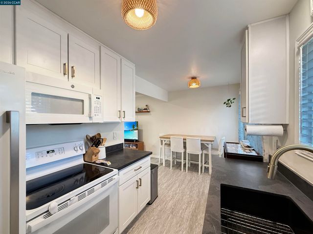 2548 Jones Rd 10, Walnut Creek, CA 94597