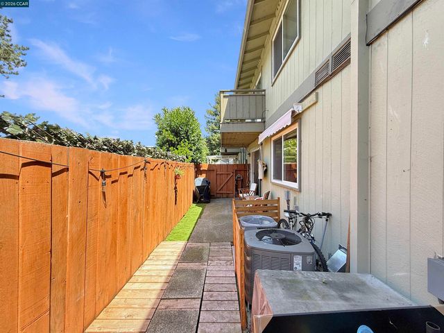 2548 Jones Rd 10, Walnut Creek, CA 94597