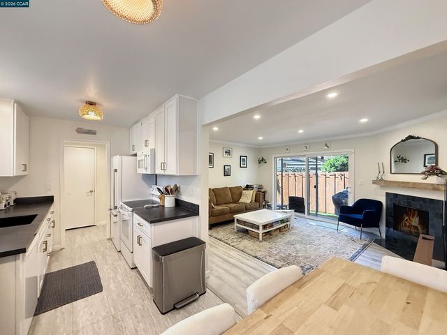 2548 Jones Rd 10, Walnut Creek, CA 94597