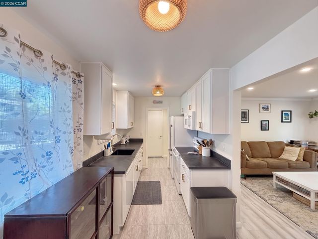 2548 Jones Rd 10, Walnut Creek, CA 94597