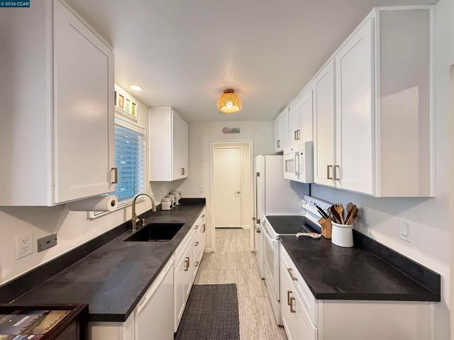 2548 Jones Rd 10, Walnut Creek, CA 94597