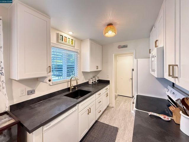 2548 Jones Rd 10, Walnut Creek, CA 94597