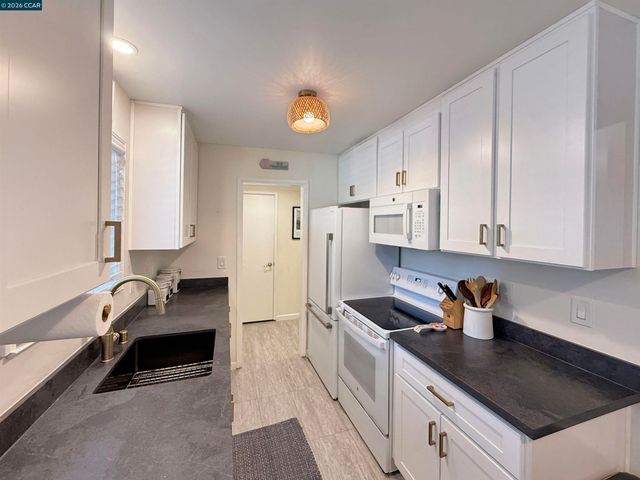 2548 Jones Rd 10, Walnut Creek, CA 94597