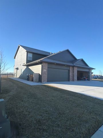 16555-16557 W Lynndale St, Goddard, KS 67052