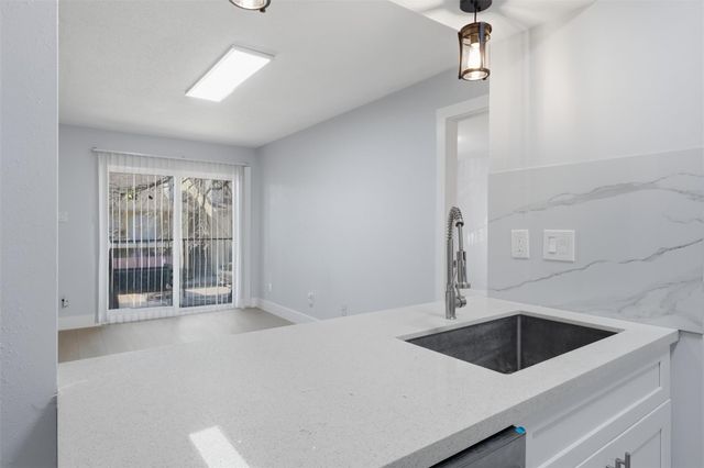 9350 Country Creek Drive 41, Houston, TX 77036