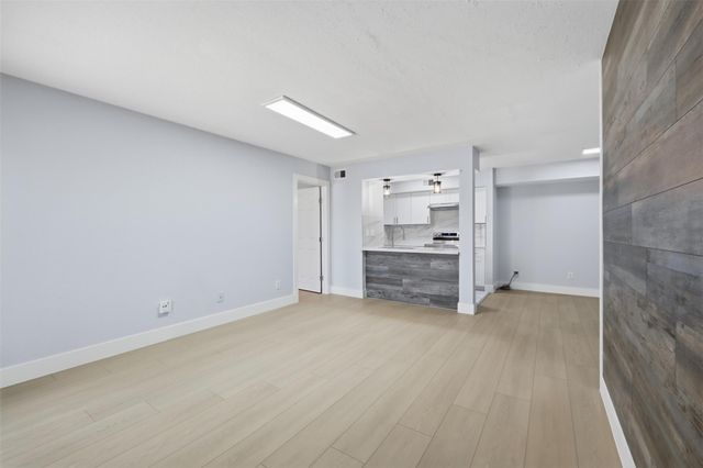 9350 Country Creek Drive 41, Houston, TX 77036