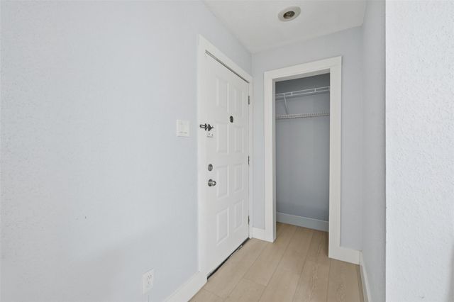 9350 Country Creek Drive 41, Houston, TX 77036