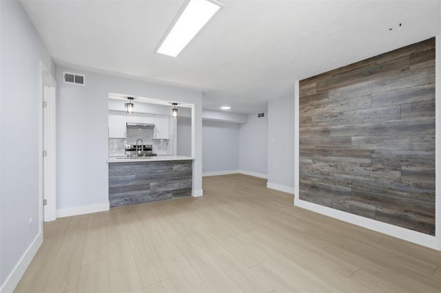 9350 Country Creek Drive 41, Houston, TX 77036