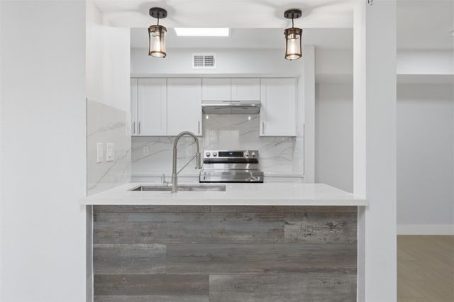 9350 Country Creek Drive 41, Houston, TX 77036