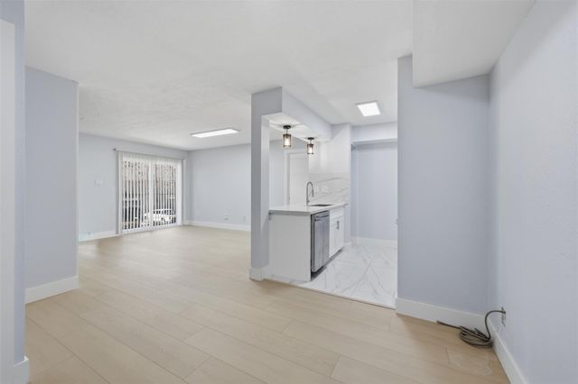 9350 Country Creek Drive 41, Houston, TX 77036