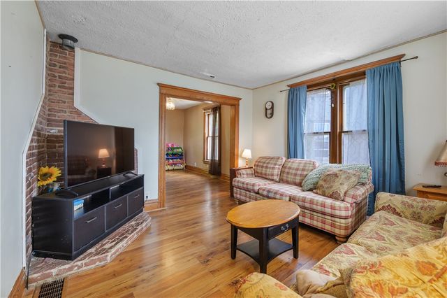 334 West Oak Orchard Street, Shelby, NY 14103