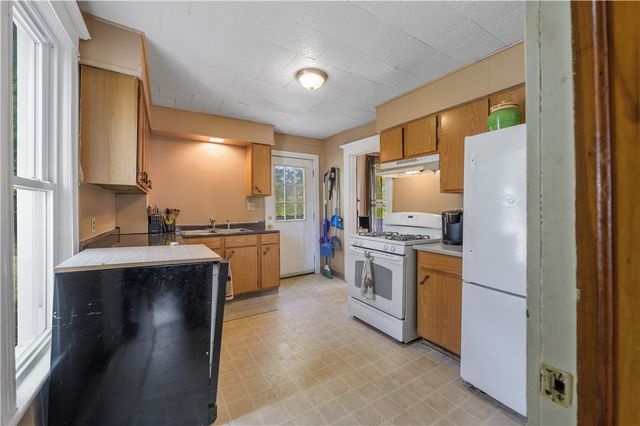 334 West Oak Orchard Street, Shelby, NY 14103