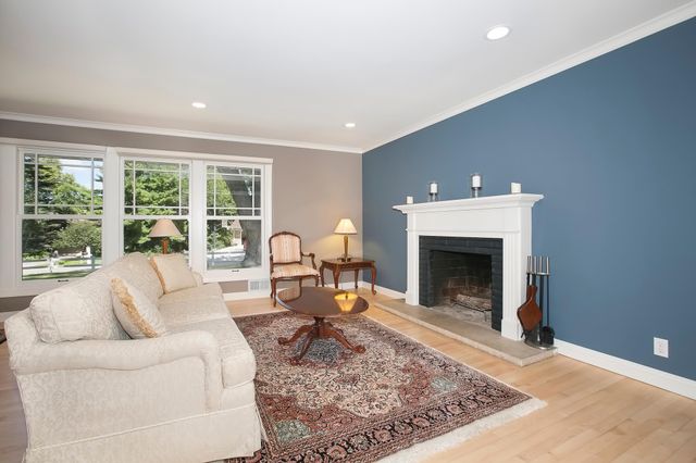 16119 Ringer Road, Minnetonka, MN 55391