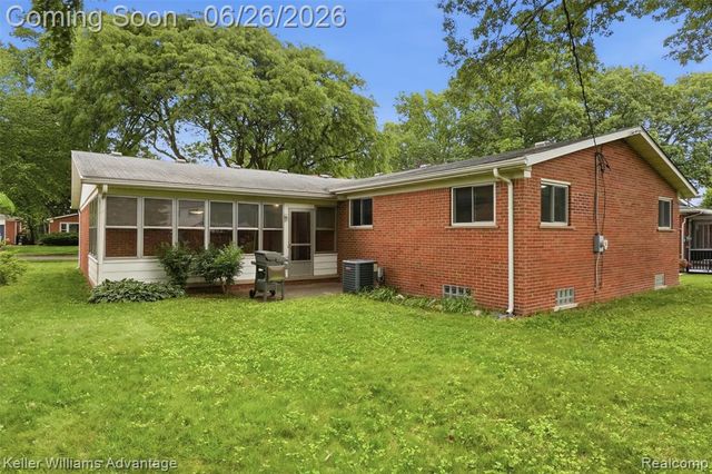 33007 Grennada Street, Livonia, MI 48154