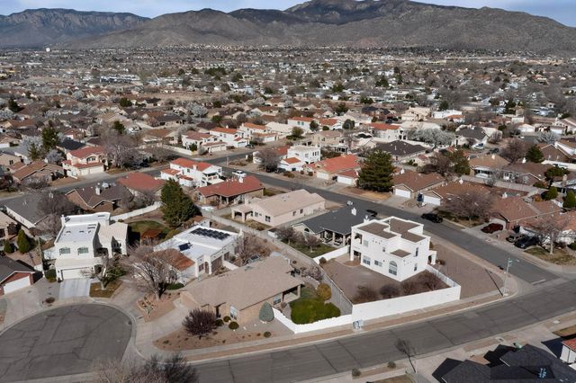 811 Bryce Canyon Street SE, Albuquerque, NM 87123