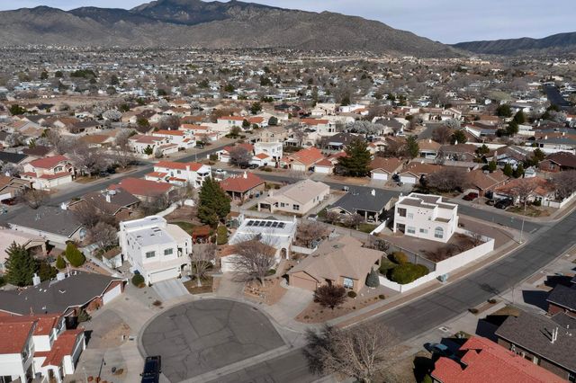 811 Bryce Canyon Street SE, Albuquerque, NM 87123