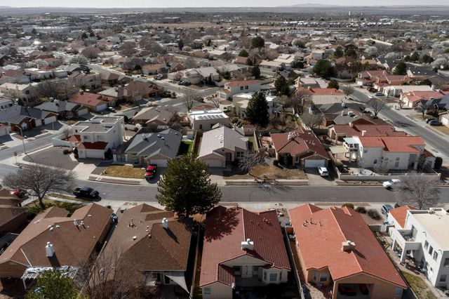 811 Bryce Canyon Street SE, Albuquerque, NM 87123