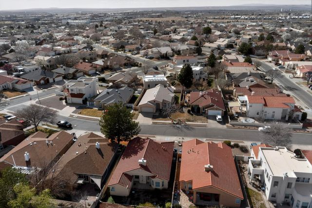 811 Bryce Canyon Street SE, Albuquerque, NM 87123