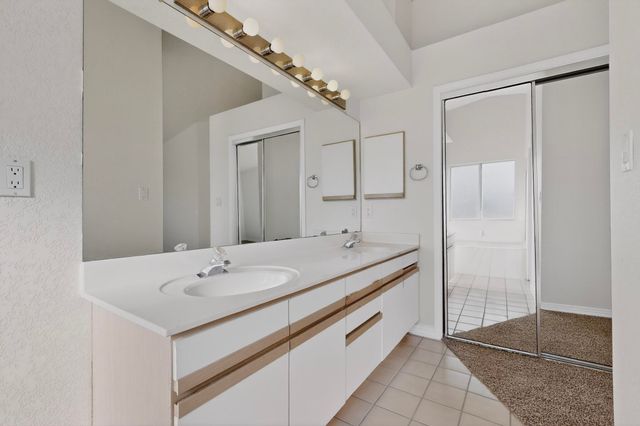 811 Bryce Canyon Street SE, Albuquerque, NM 87123