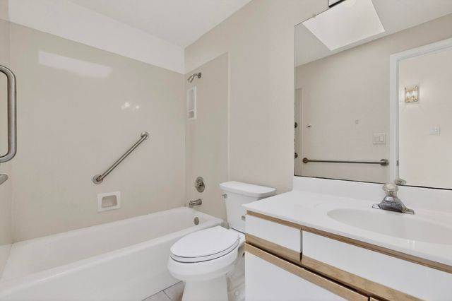 811 Bryce Canyon Street SE, Albuquerque, NM 87123