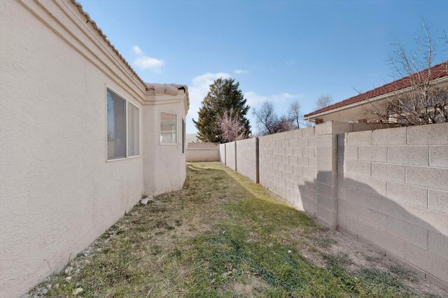 811 Bryce Canyon Street SE, Albuquerque, NM 87123