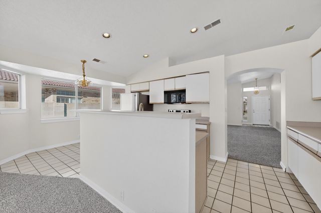 811 Bryce Canyon Street SE, Albuquerque, NM 87123